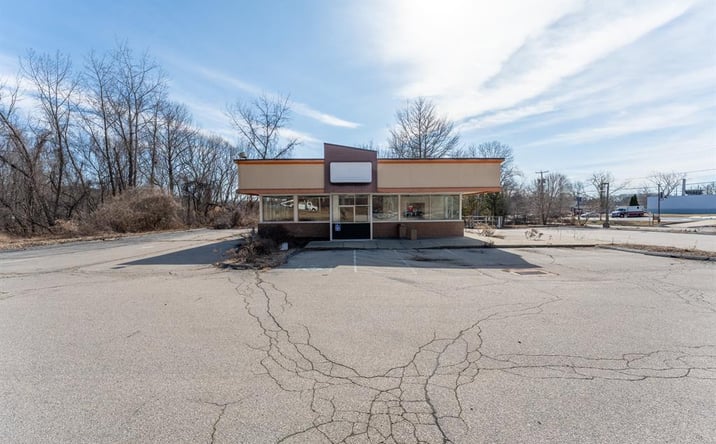 Pictures of Retail property located at 641 Norwich-New London Turnpike, Montville, CT 06382 for sales - image #1