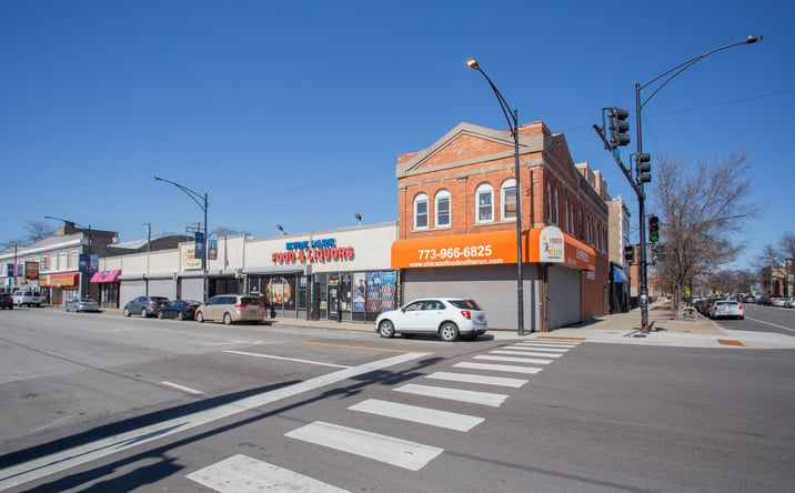Pictures of Retail property located at 118 E 51st Street, Chicago, IL 60615 for sales - image #1