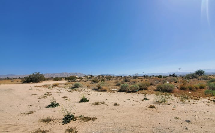 Pictures of Land property located at ±0.59 Acres Bear Valley Rd, Apple Valley, CA 92308 for sales - image #1