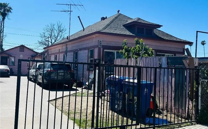 Pictures of Multifamily property located at 920 E 48th, Los Angeles, CA 90011 for sales - image #1