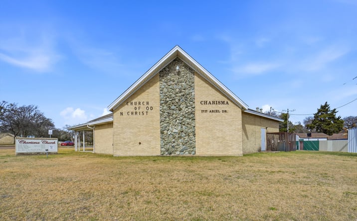 image of property at 1717 ARIEL DR Dallas TX 75232-1450