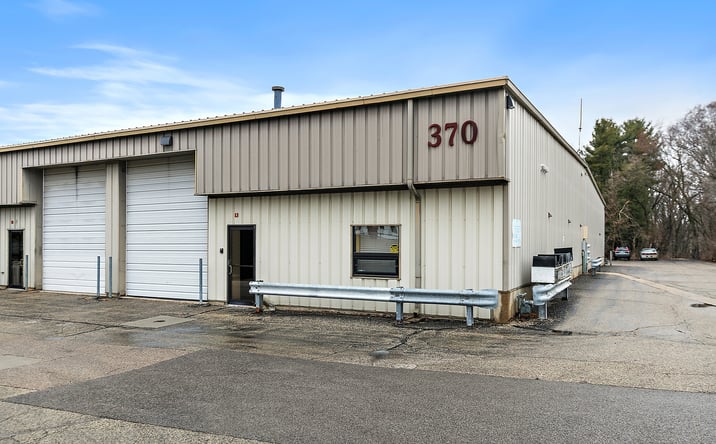 Pictures of Industrial property located at 370 E Prairie Street 13, Crystal Lake, IL 60014 for sales - image #1