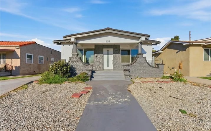 Pictures of Multifamily property located at 6011 Arlington, Los Angeles, CA 90043 for sales - image #1