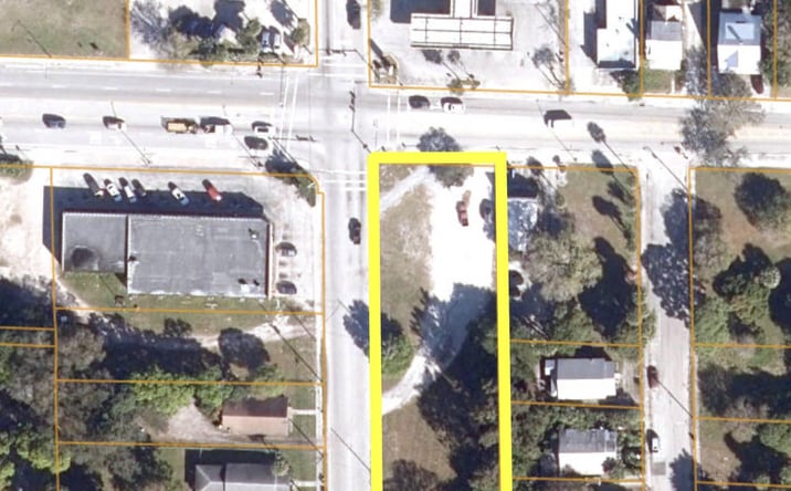 Pictures of Retail property located at 1229 Orange Avenue, Fort Pierce, FL 34950 for sales - image #1