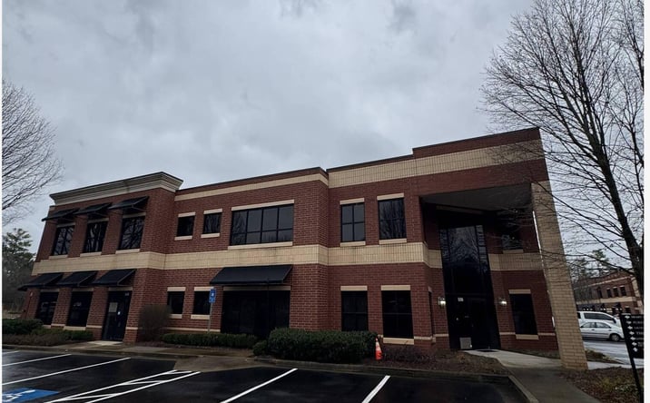 Pictures of Office property located at 1880 W Oak Pkwy, Marietta, GA 30062 for sales - image #1