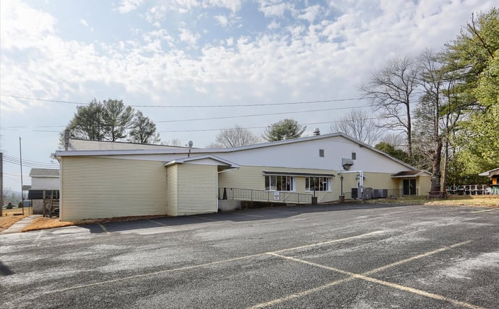 Pictures of Hospitality, Mixed Use, Multifamily, Special Purpose property located at 145 Chamberlaine Ave, Pottsville, PA 17901 for sales - image #1