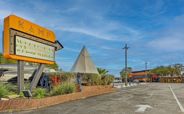 Pictures of Retail property located at 6025 Westheimer Rd, Houston, TX 77057 for sales - image #1
