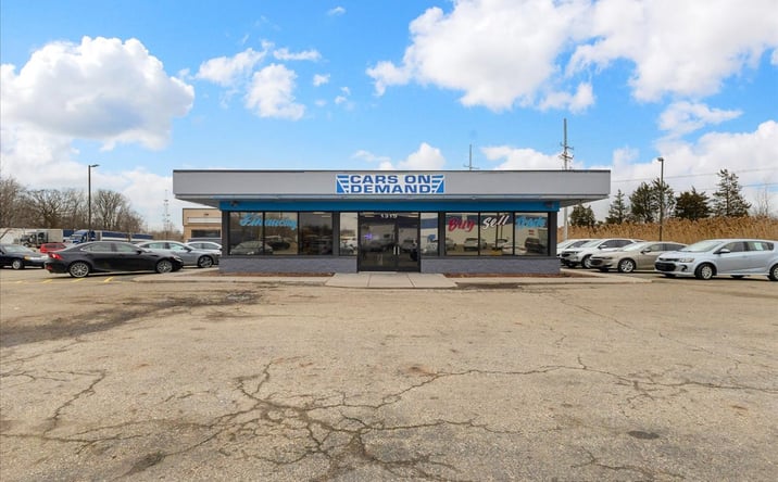 Pictures of Retail property located at 1315 S Waverly Road, Lansing, MI 48917 for sales - image #1