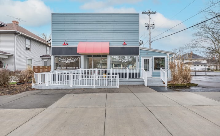 Pictures of Retail property located at 227 E Cecil St, Springfield, OH 45503 for sales - image #1