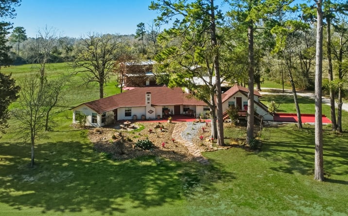 Pictures of Mixed Use, Multifamily property located at 5519 US-59, Livingston, TX 77351 for sales - image #1