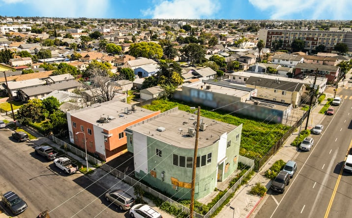 Pictures of Multifamily property located at 6500 Main St, Los Angeles, CA 90003 for sales - image #1