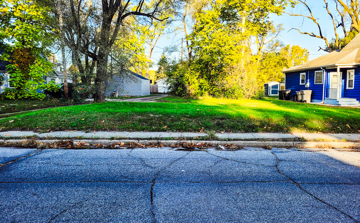 Pictures of Land property located at 617 N Walnut St, South Bend, IN 46628 for sales - image #1