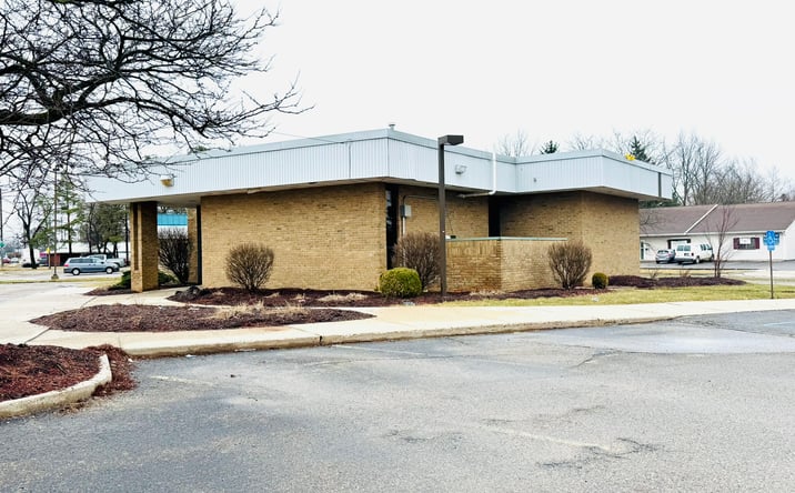 Pictures of Retail, Office property located at 5101 N Grand River Avenue, Lansing, MI 48906 for sales - image #1