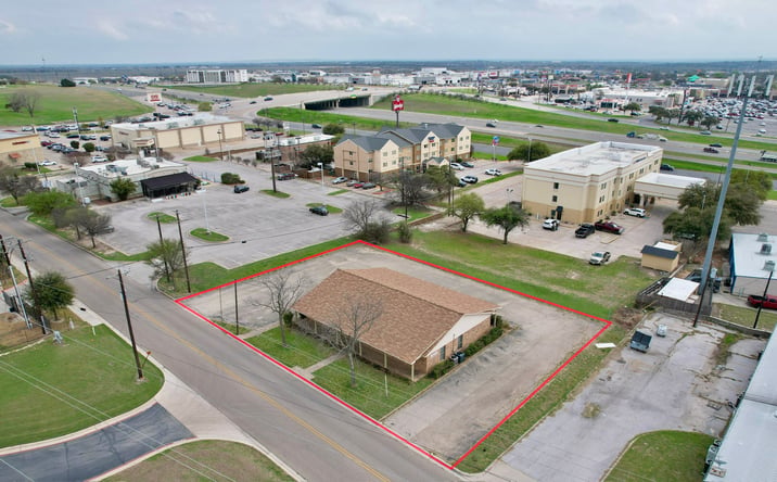 Pictures of Mixed Use, Office, Retail property located at 1821 Everton Dr, Temple, TX 76504 for sales - image #1