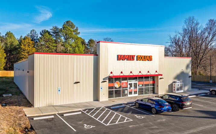 Pictures of Retail property located at 224 N Main St, Lobelville, TN 37097 for sales - image #1
