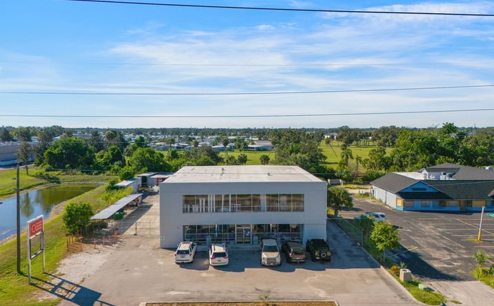Pictures of Retail property located at 204 44th Ave E, Bradenton, FL 34203 for sales - image #1