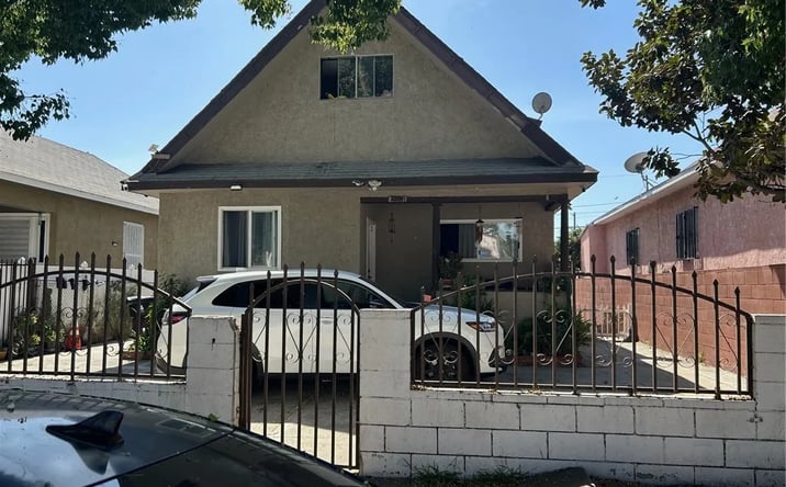 Pictures of Multifamily property located at 1208 E 34th Street, Los Angeles, CA 90011 for sales - image #1