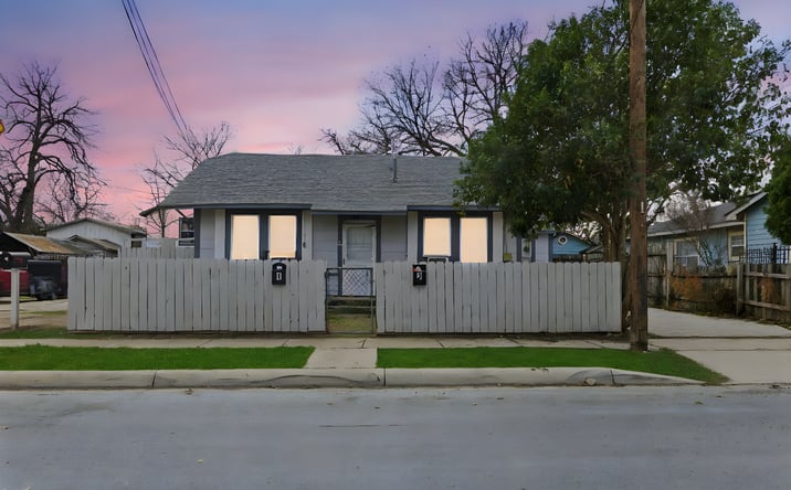 Pictures of Multifamily property located at 214 E Huff Ave, San Antonio, TX 78214 for sales - image #1