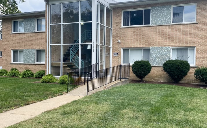 Pictures of Multifamily property located at 7412-7418 Olian Drive, Hazelwood, MO 63042 for sales - image #1