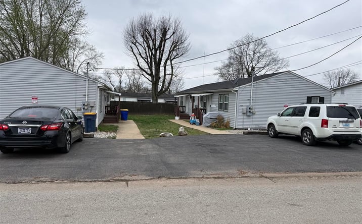 Pictures of Multifamily property located at 1004 Lewis Avenue, Bowling Green, KY 42101 for sales - image #1