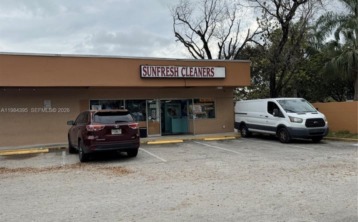 Pictures of Business for Sale property located at 1890 N Pine Island Rd, Plantation, FL 33322 for sales - image #1