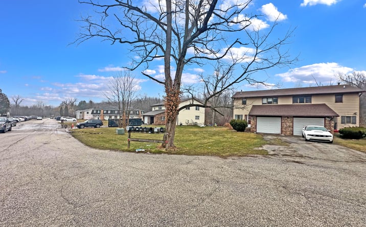 Pictures of Multifamily property located at 5056 N Pawnee Trail, La Porte, IN 46350 for sales - image #1