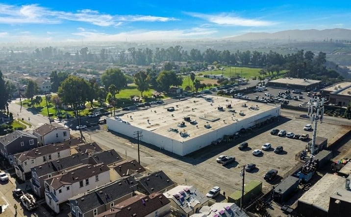 Pictures of Industrial property located at 925 W 1st St, Azusa, CA 91702 for sales - image #1