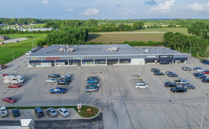 Pictures of Retail property located at 1801 S West Ave, Freeport, IL 61032 for sales - image #1