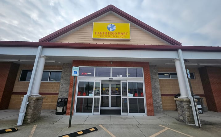 Pictures of Retail, Special Purpose property located at 5401 E Lloyd Expy, Evansville, IN 47715 for sales - image #1