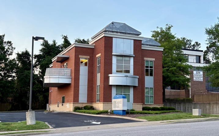 Pictures of Retail property located at 2213 Crestmoor Rd, Nashville, TN 37215 for sales - image #1