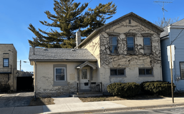 Pictures of Office property located at 212 N 4th St, Watertown, WI 53094 for sales - image #1