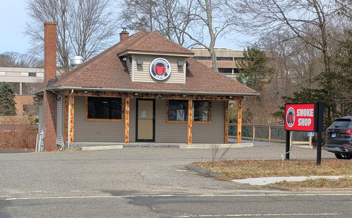 Pictures of Retail property located at 702 Chase Parkway, Waterbury, CT 06708 for sales - image #1