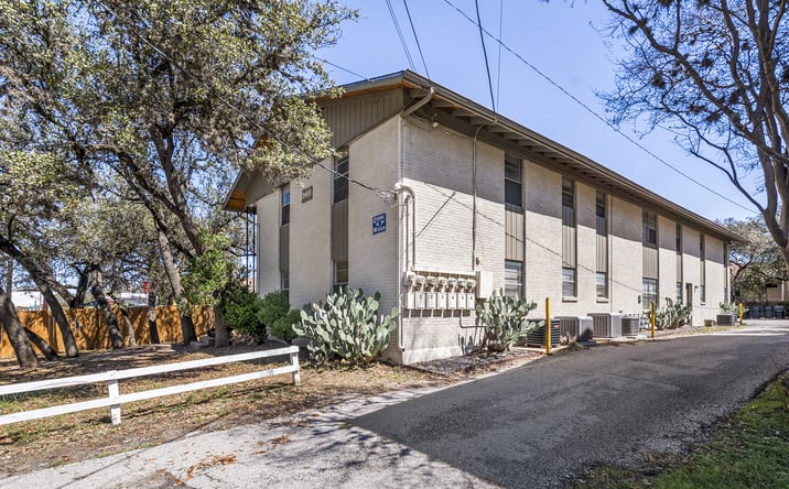 Pictures of Multifamily property located at 2411 S 5th St, Austin, TX 78704 for sales - image #1