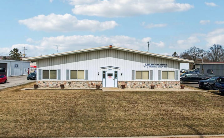 Pictures of Industrial property located at 824 Philip Dr, Waukesha, WI 53186 for sales - image #1