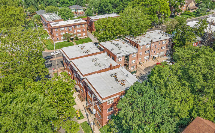 Pictures of Multifamily property located at 3731 SW Trafficway, Kansas City, MO 64111 for sales - image #1