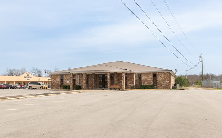 Pictures of Office, Retail property located at 625 W Main St, Leitchfield, KY 42754 for sales - image #1