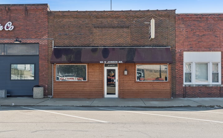 Pictures of Retail property located at 165 W Si Johnson Avenue, Sheridan, IL 60551 for sales - image #1