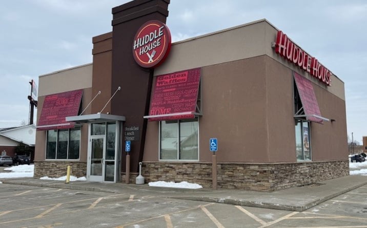 Pictures of Retail property located at 305 Comfort Drive, Marion, IL 62959 for sales - image #1