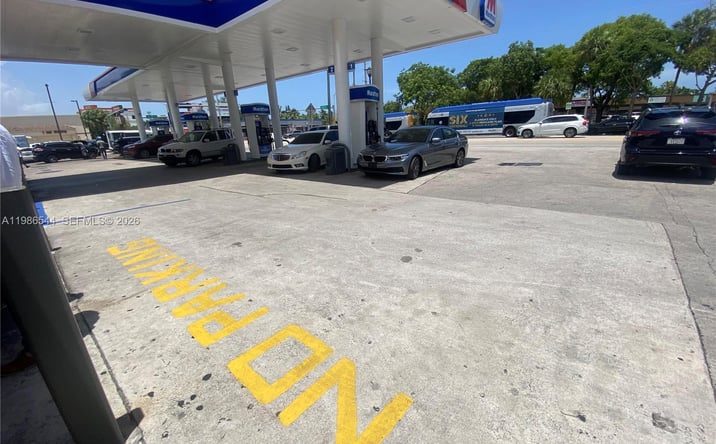 Pictures of Industrial property located at 5390 NE 2nd Ave, Miami, FL 33137 for sales - image #1