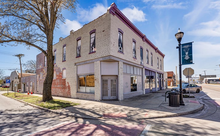 Pictures of Retail property located at 504 W Commercial St, Springfield, MO 65803 for sales - image #1