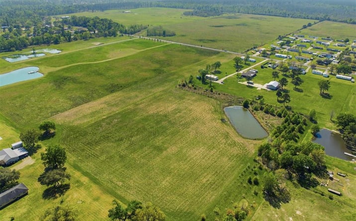 Pictures of Land property located at Green Oaks Road, Moss Bluff, LA 70611 for sales - image #1