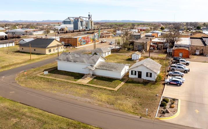 Pictures of Office property located at 602 D St, Snyder, OK 73566 for sales - image #1