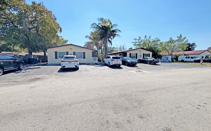 Pictures of Multifamily property located at 146 NW 40th Ct, Oakland Park, FL 33309 for sales - image #1