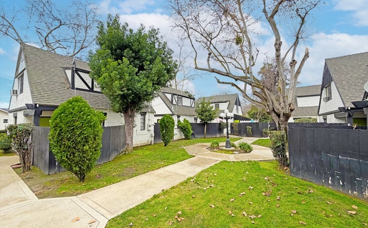Pictures of Multifamily property located at 607 E Marshall St, Turlock, CA 95380 for sales - image #1
