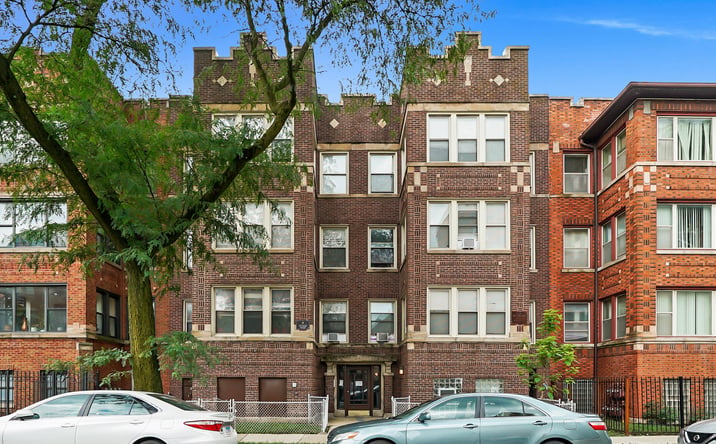 Pictures of Multifamily property located at 7220 S Yates Blvd, Chicago, IL 60649 for sales - image #1