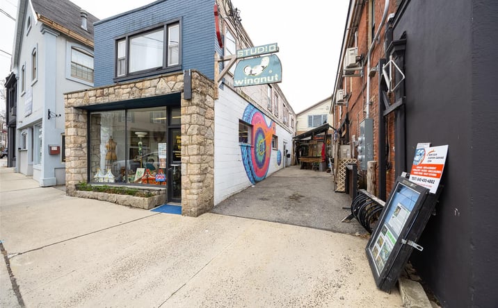 Pictures of Multifamily property located at 81 Vineyard Avenue, Lloyd, NY 12528 for sales - image #1