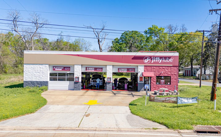 Pictures of Retail property located at 1333 E Main St, Ville Platte, LA 70586 for sales - image #1