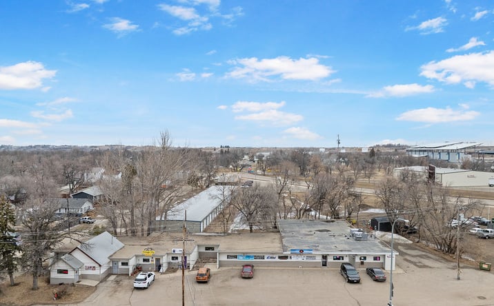 Pictures of Mixed Use, Office, Retail property located at 2001 8th Ave SE, Minot, ND 58701 for sales - image #1