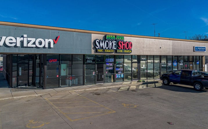 Pictures of Mixed Use, Office, Retail property located at 1201 E 5th St, Metropolis, IL 62960 for sales - image #1