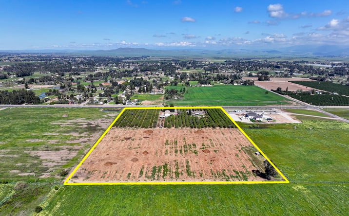 Pictures of Land property located at 9709 E Shaw Ave, Clovis, CA 93619 for sales - image #1